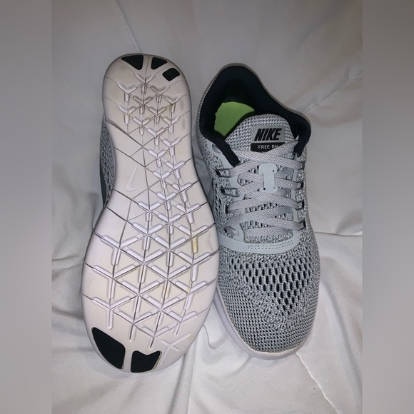 Nike Free Run White/Black-Pure Platinum - Picture 4 of 8